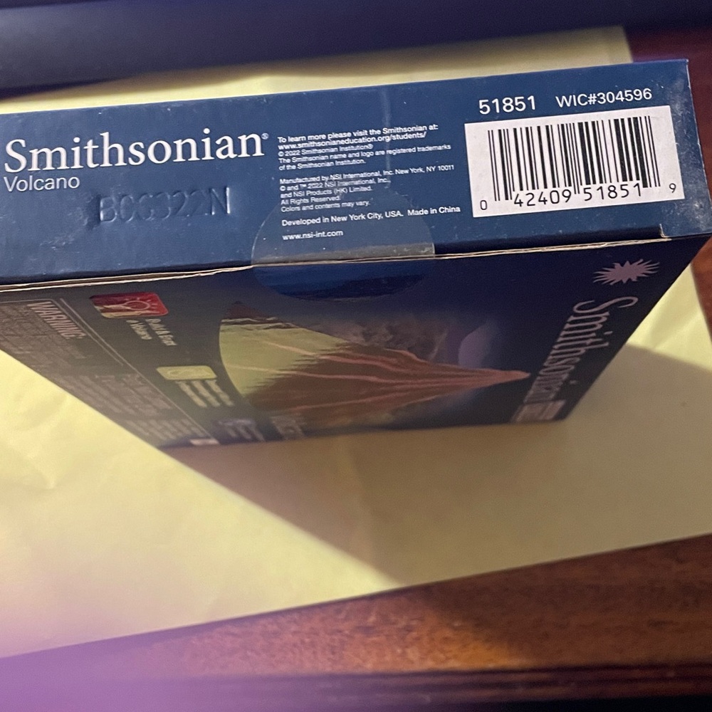 Smithsonian Volcano Science Kit - Picture 3 of 3